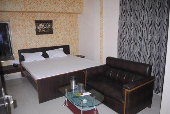 Hotel Surya Jumri Tilaiya エクステリア 写真