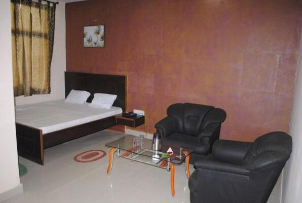 Hotel Surya Jumri Tilaiya エクステリア 写真